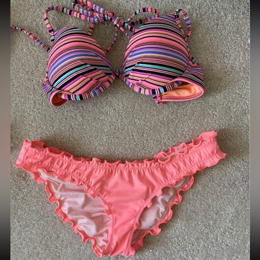 Victoria’s Secret 32A/XS Bikini